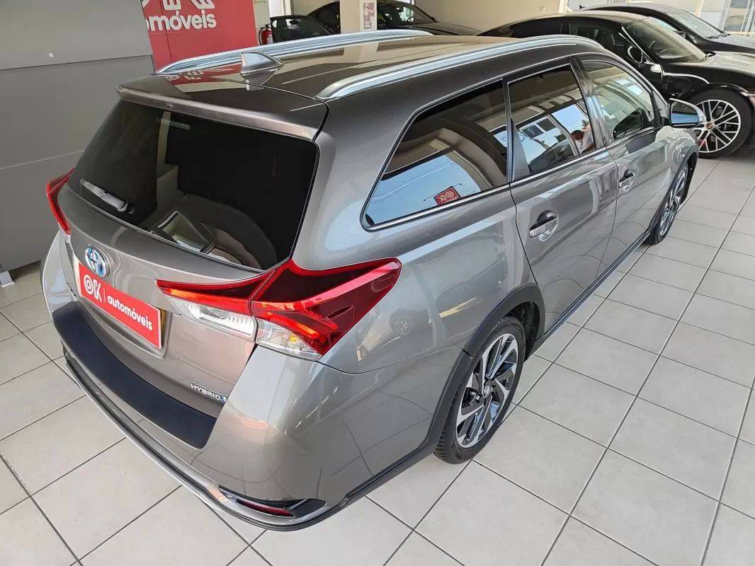 toyota-auris-touring-sports-2018-hibrido-a-gasolina-1798cc