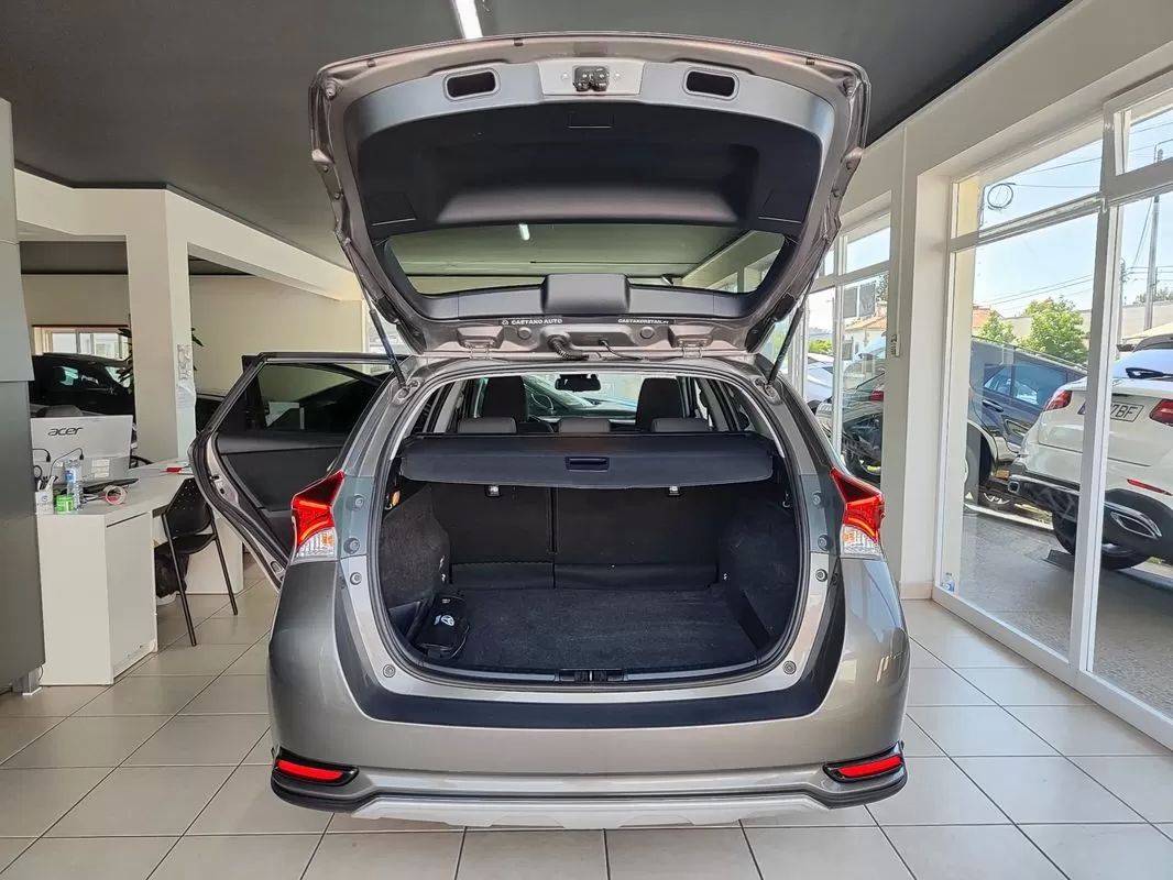 toyota-auris-touring-sports-2018-hibrido-a-gasolina-1798cc