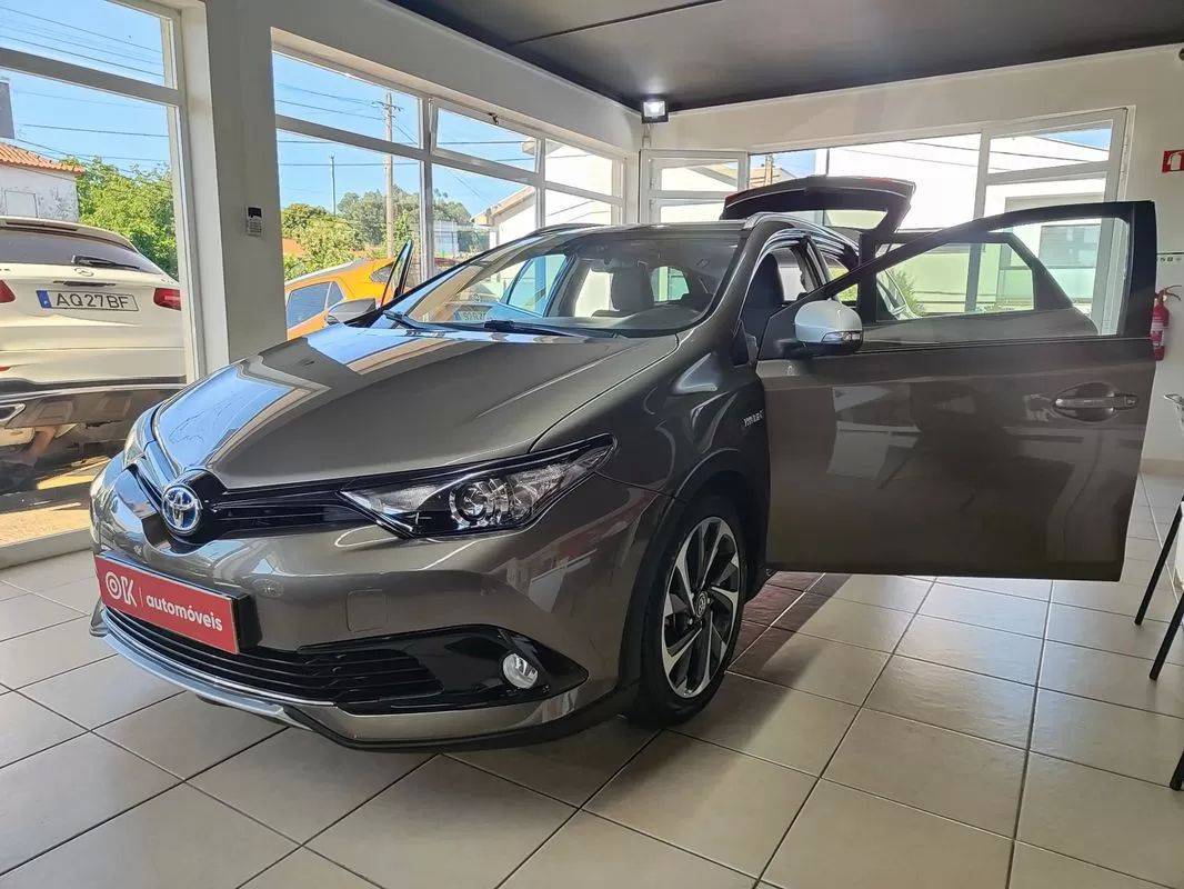 toyota-auris-touring-sports-2018-hibrido-a-gasolina-1798cc