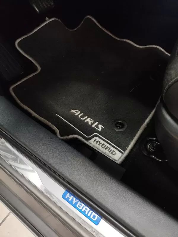 toyota-auris-touring-sports-2018-hibrido-a-gasolina-1798cc
