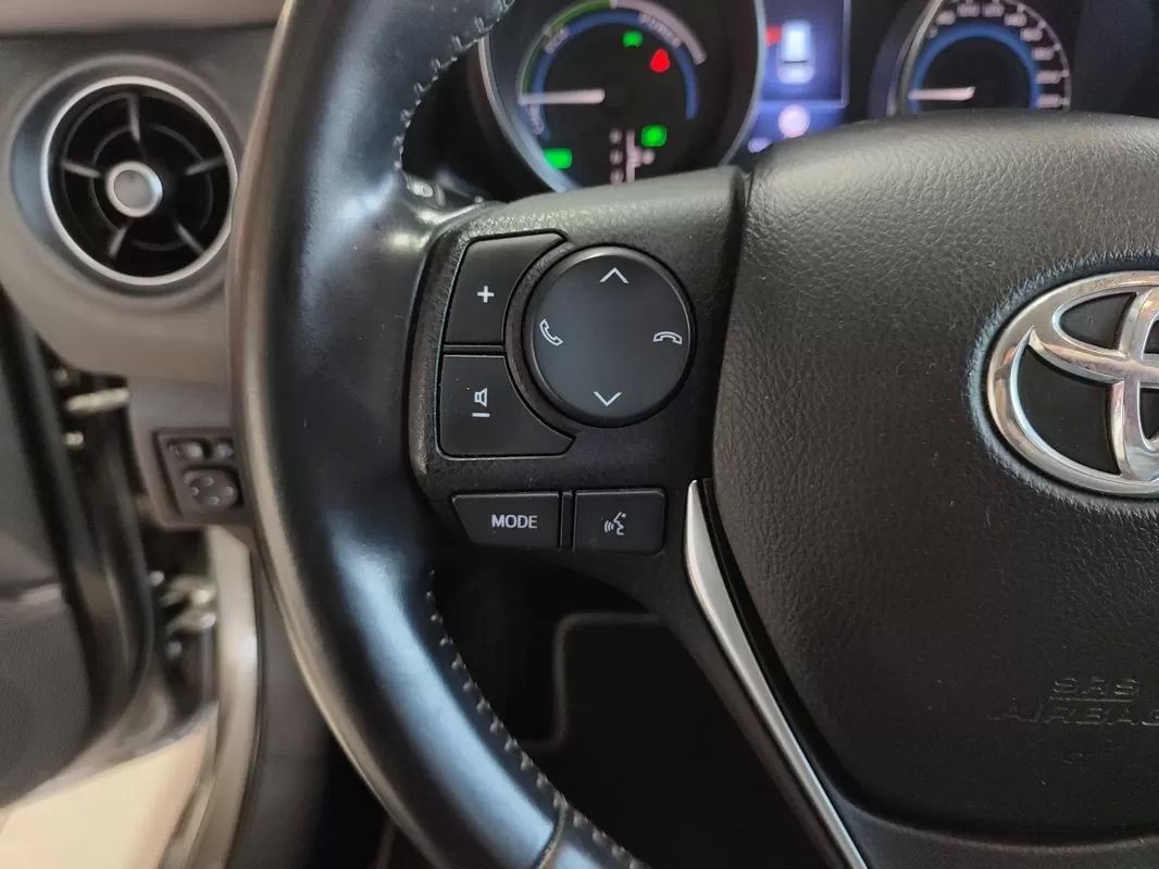 toyota-auris-touring-sports-2018-hibrido-a-gasolina-1798cc