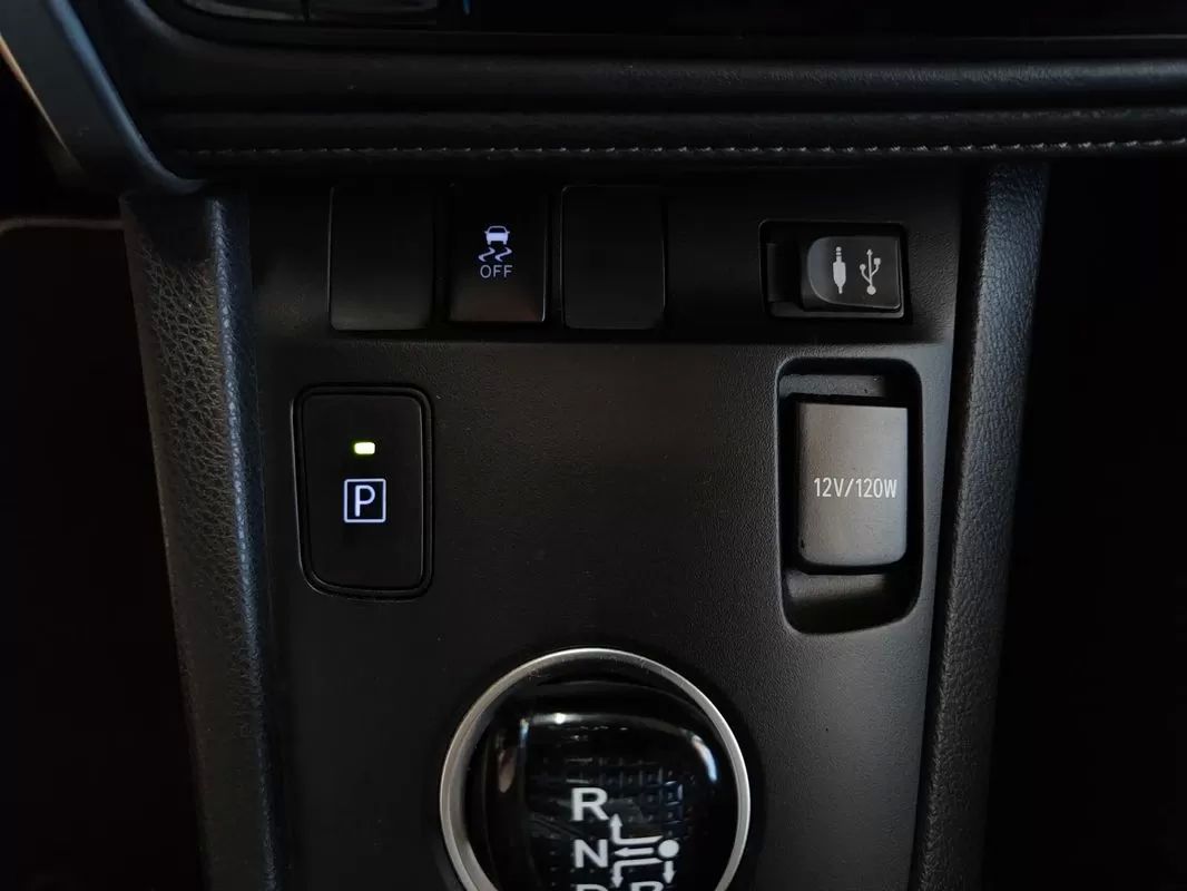 toyota-auris-touring-sports-2018-hibrido-a-gasolina-1798cc