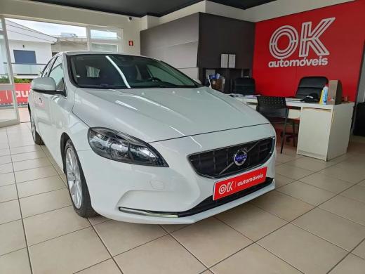 volvo-v40-2013-diesel-1560cc