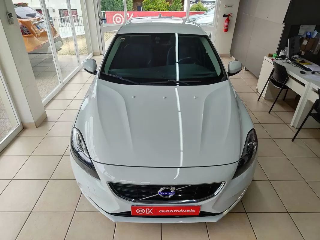 volvo-v40-2013-diesel-1560cc