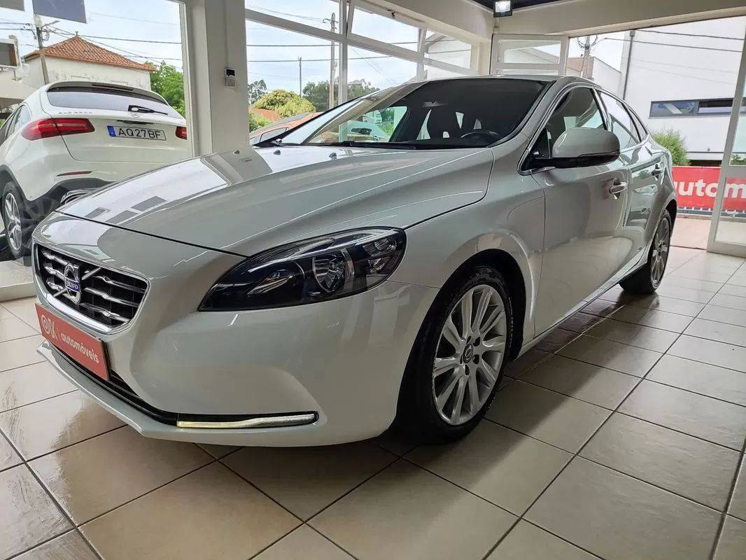 volvo-v40-2013-diesel-1560cc