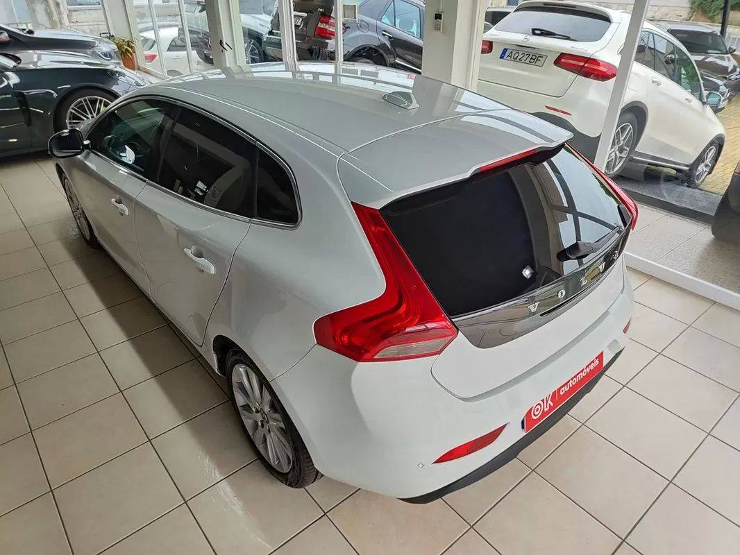 volvo-v40-2013-diesel-1560cc