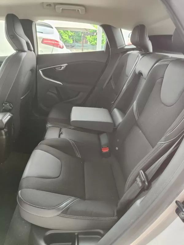 volvo-v40-2013-diesel-1560cc