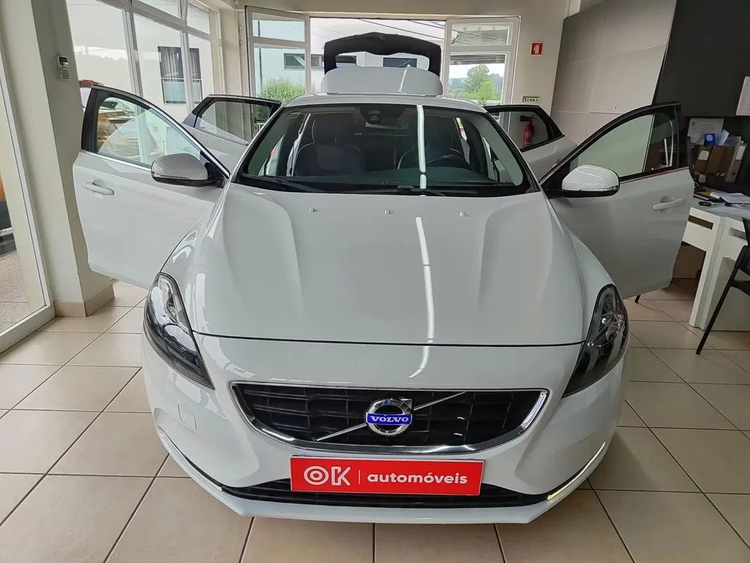 volvo-v40-2013-diesel-1560cc