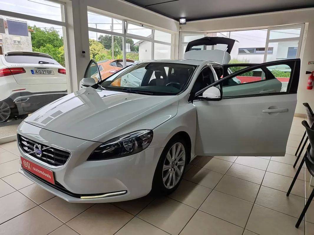 volvo-v40-2013-diesel-1560cc