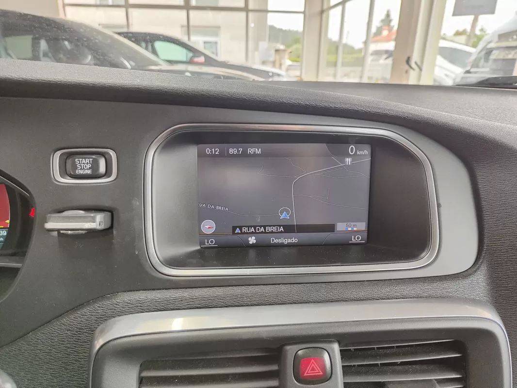 volvo-v40-2013-diesel-1560cc