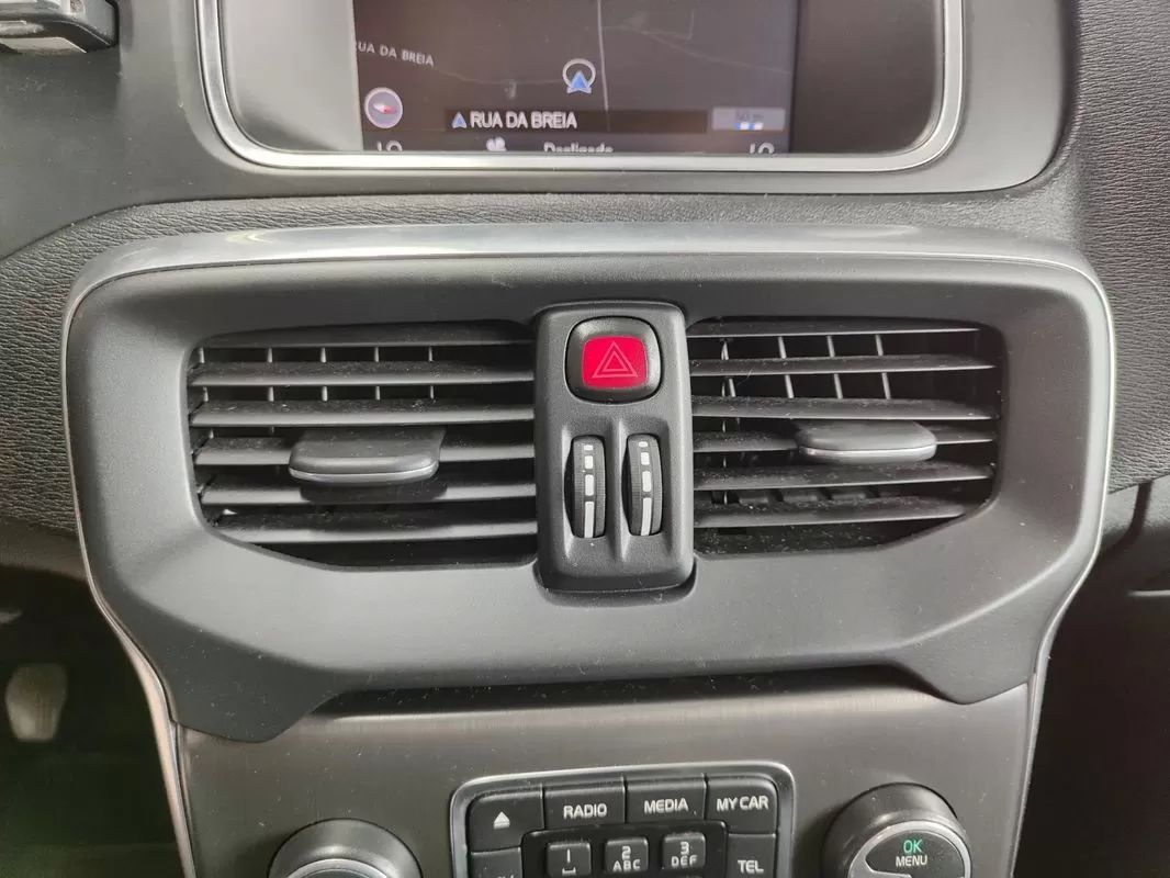 volvo-v40-2013-diesel-1560cc