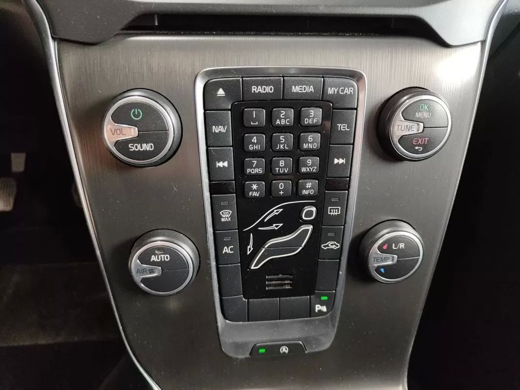 volvo-v40-2013-diesel-1560cc