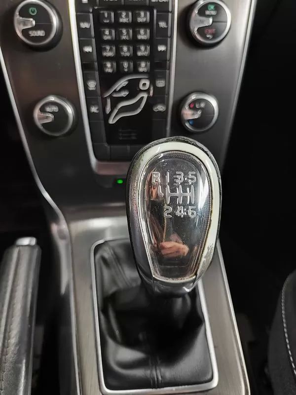 volvo-v40-2013-diesel-1560cc