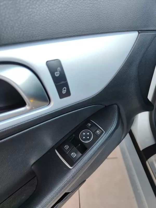 mercedes-benz-slk-2012-diesel-2143cc