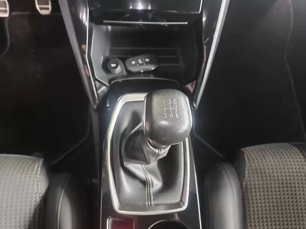 peugeot-208-2020-gasolina-1199cc