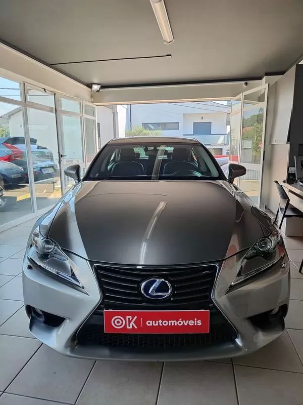 lexus-is-2013-hibrido-a-gasolina-2494cc