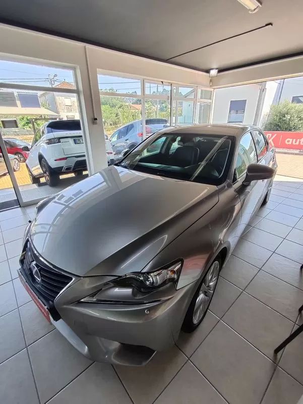 lexus-is-2013-hibrido-a-gasolina-2494cc