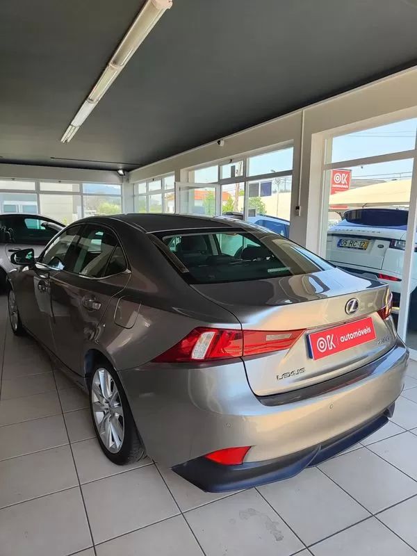 lexus-is-2013-hibrido-a-gasolina-2494cc