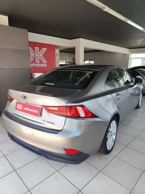 lexus-is-2013-hibrido-a-gasolina-2494cc
