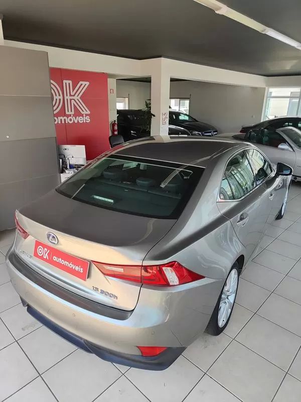 lexus-is-2013-hibrido-a-gasolina-2494cc