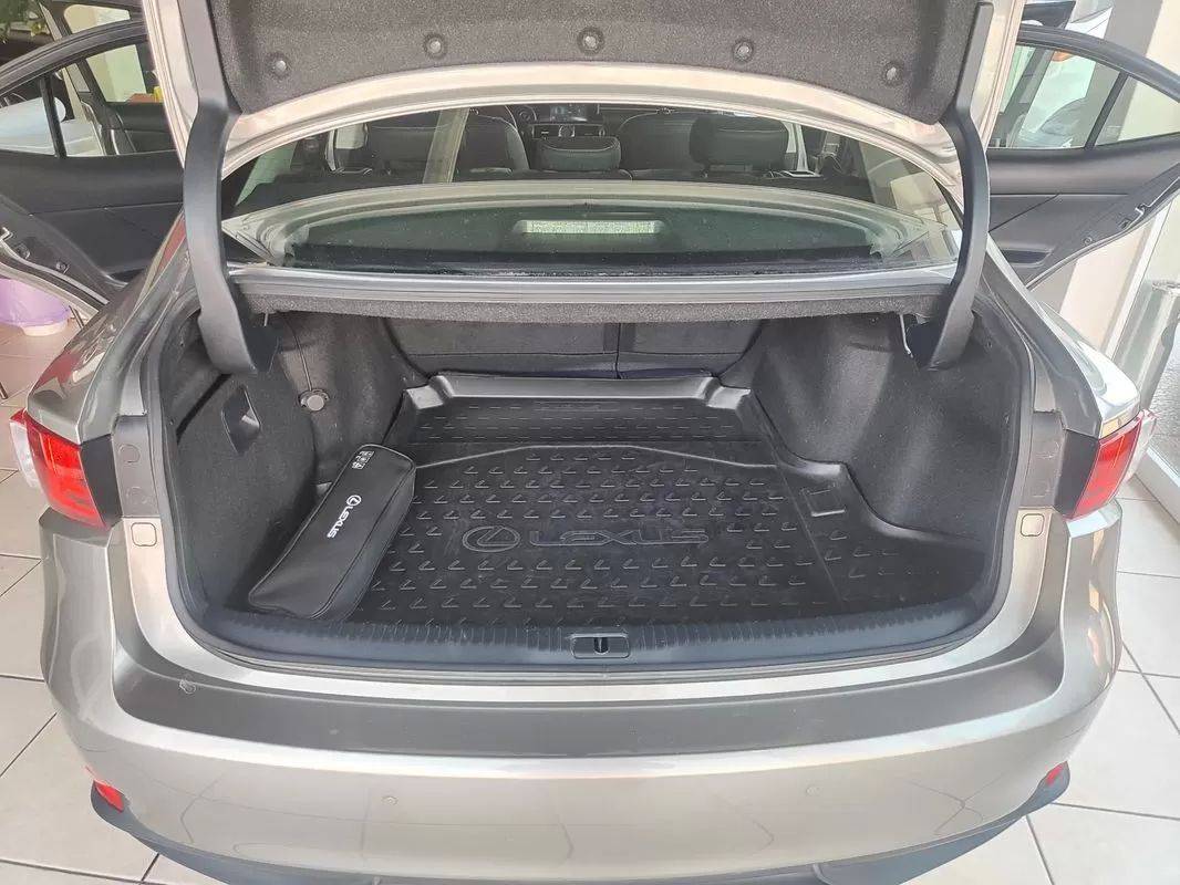 lexus-is-2013-hibrido-a-gasolina-2494cc