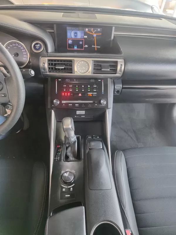 lexus-is-2013-hibrido-a-gasolina-2494cc