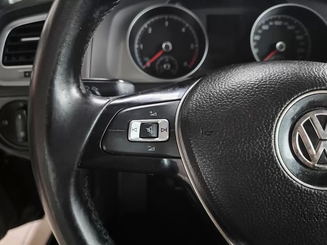 volkswagen-golf-2013-diesel-1598cc