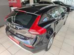 volvo-v40-cross-country-2014-diesel-1560cc