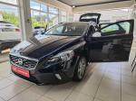 volvo-v40-cross-country-2014-diesel-1560cc