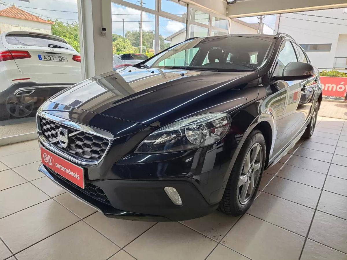 volvo-v40-cross-country-2014-diesel-1560cc