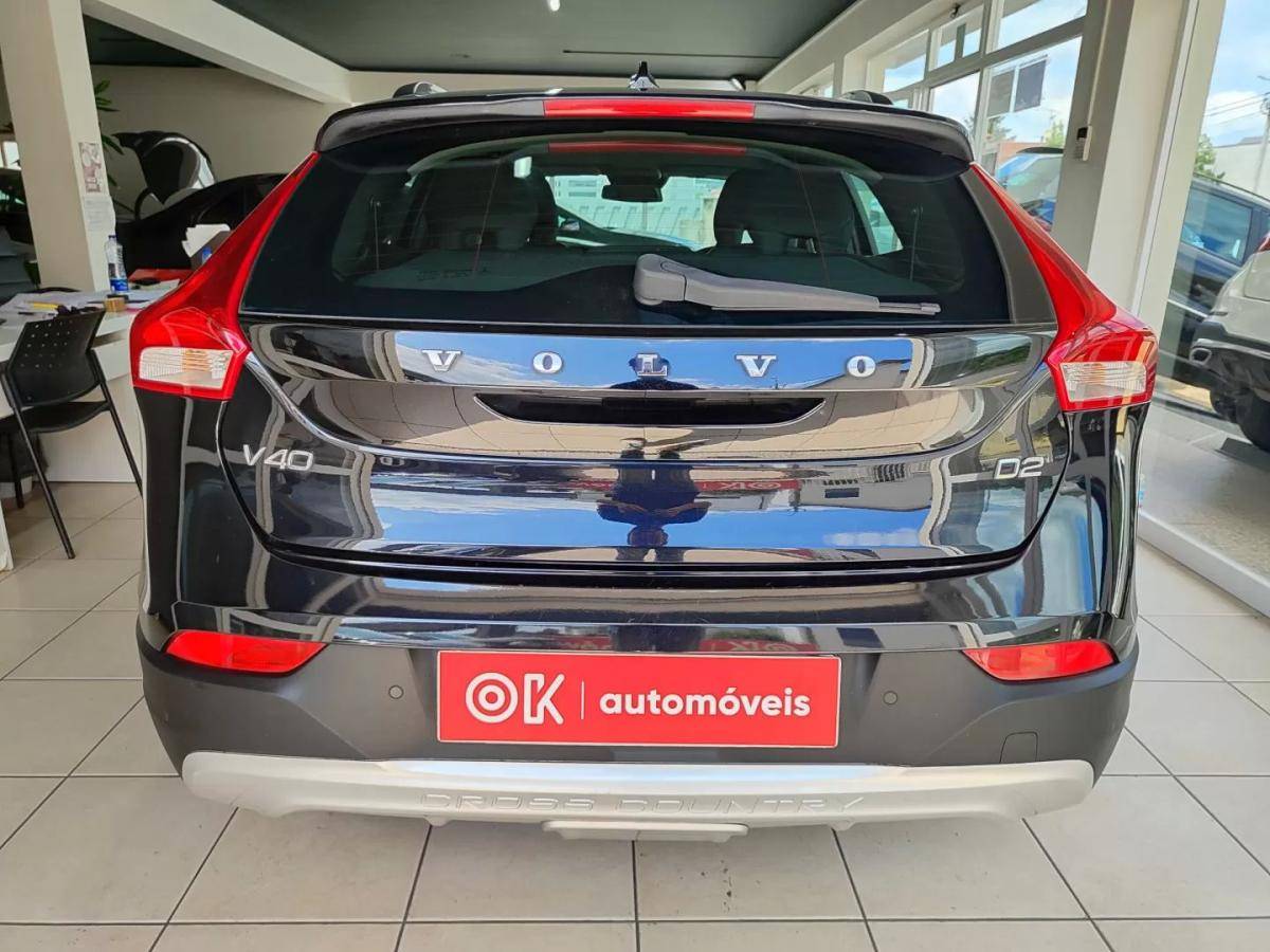 volvo-v40-cross-country-2014-diesel-1560cc
