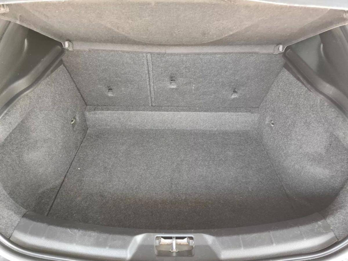 volvo-v40-cross-country-2014-diesel-1560cc