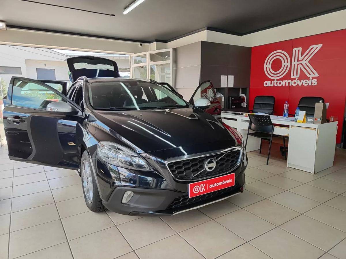 volvo-v40-cross-country-2014-diesel-1560cc