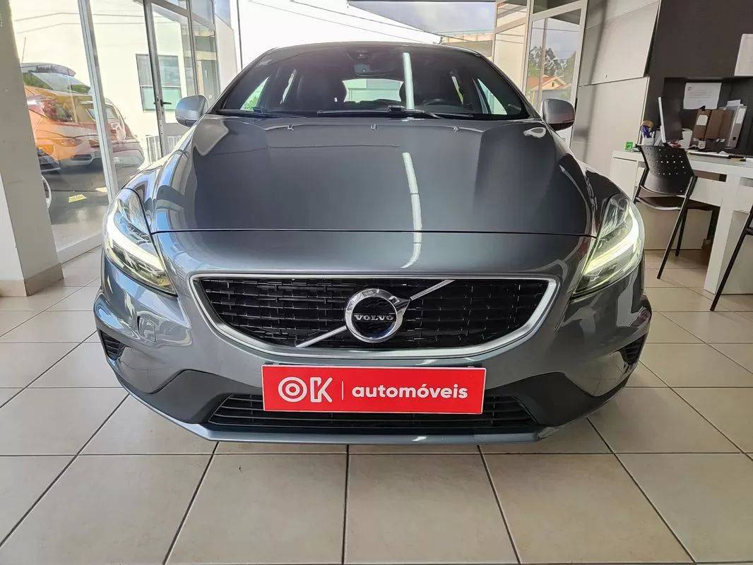 volvo-v40-2019-diesel-1969cc