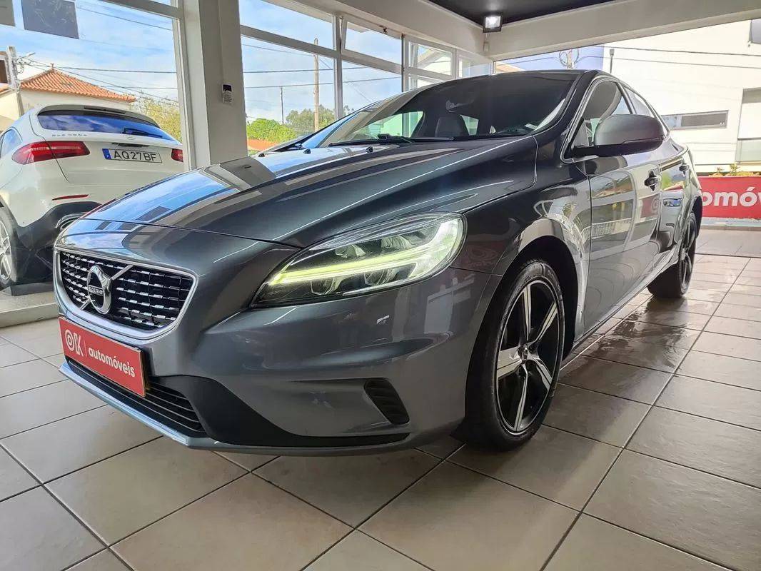 volvo-v40-2019-diesel-1969cc