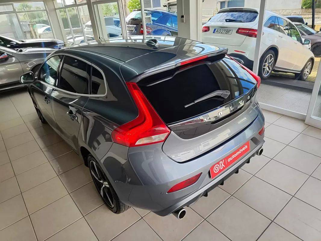 volvo-v40-2019-diesel-1969cc