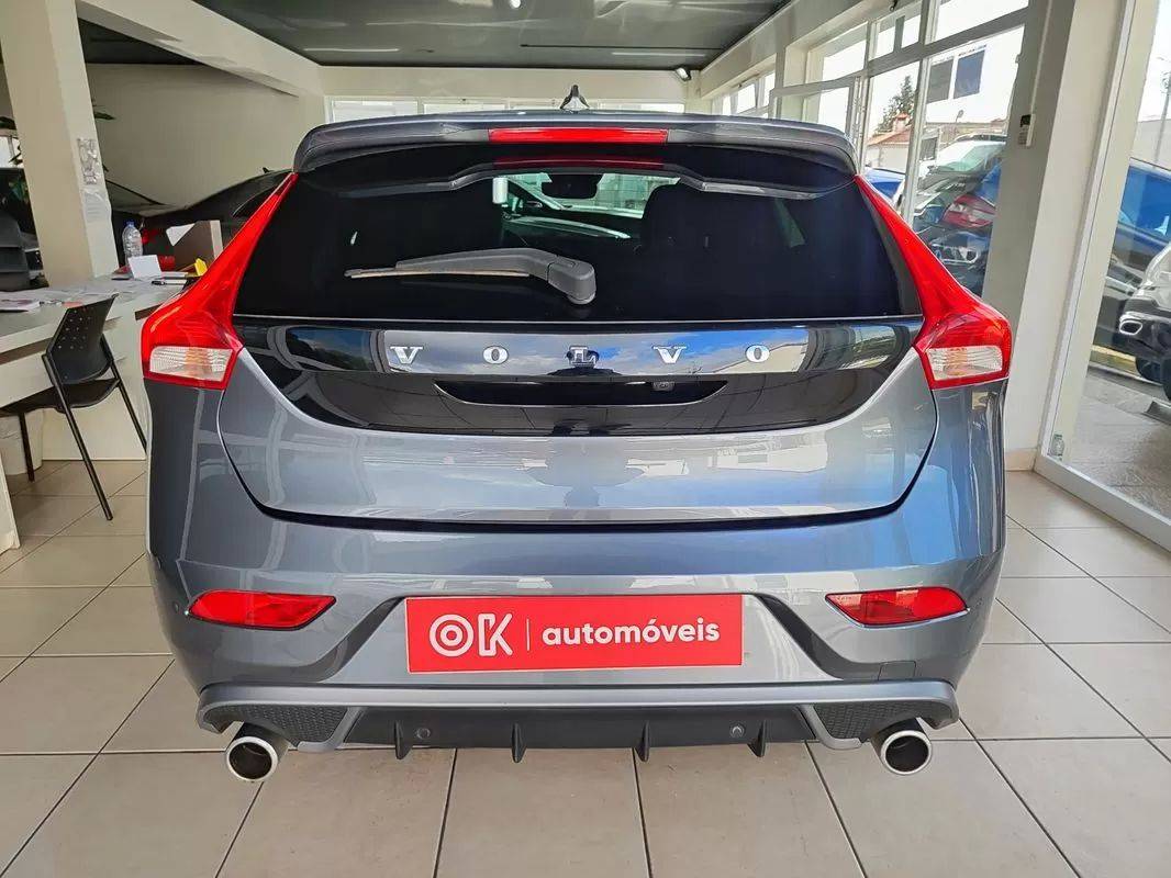 volvo-v40-2019-diesel-1969cc