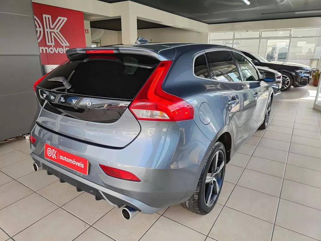volvo-v40-2019-diesel-1969cc