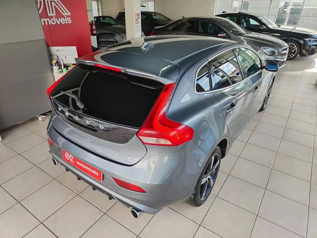 volvo-v40-2019-diesel-1969cc