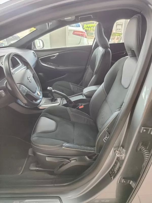 volvo-v40-2019-diesel-1969cc