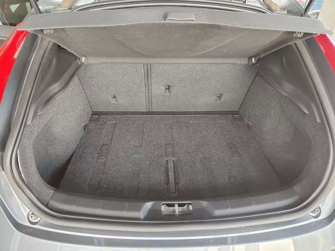 volvo-v40-2019-diesel-1969cc
