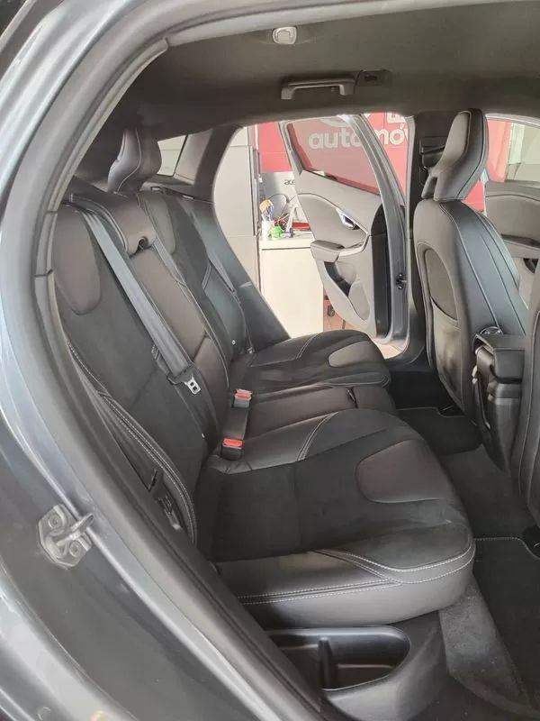 volvo-v40-2019-diesel-1969cc