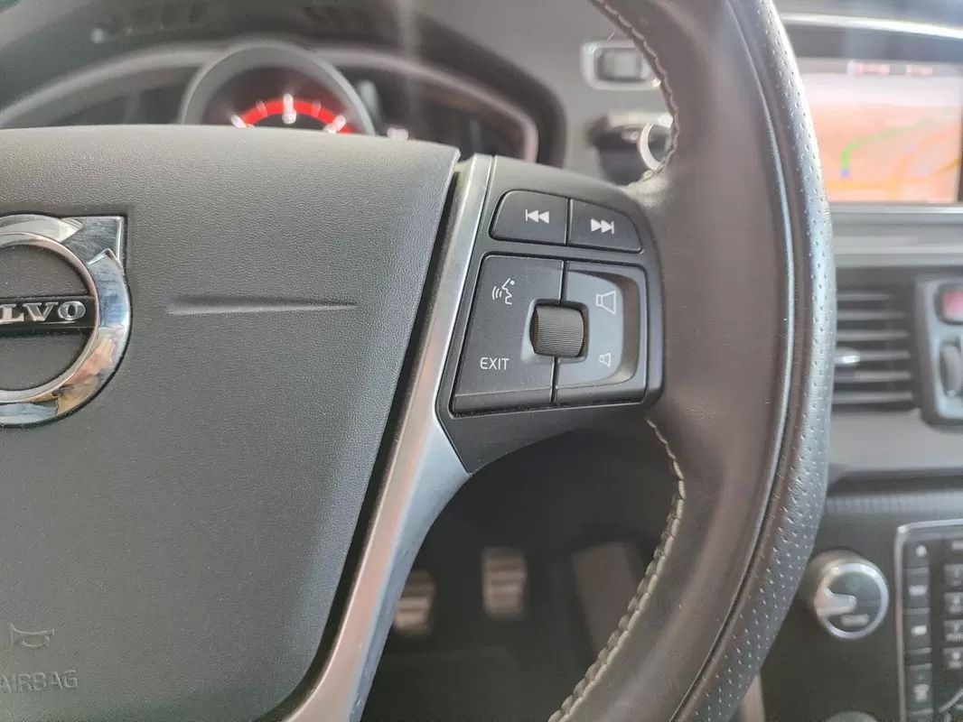 volvo-v40-2019-diesel-1969cc