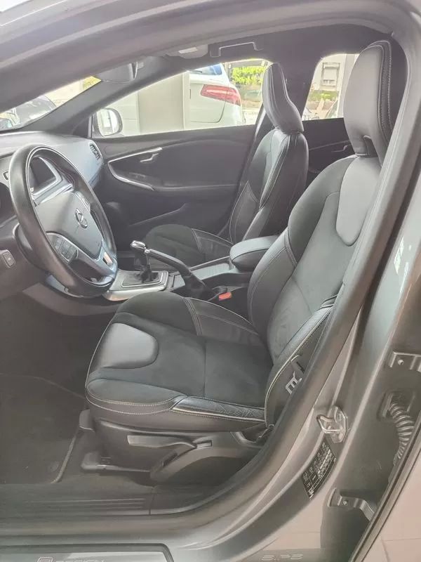 volvo-v40-2019-diesel-1969cc
