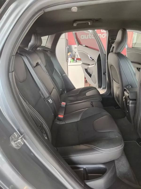 volvo-v40-2019-diesel-1969cc