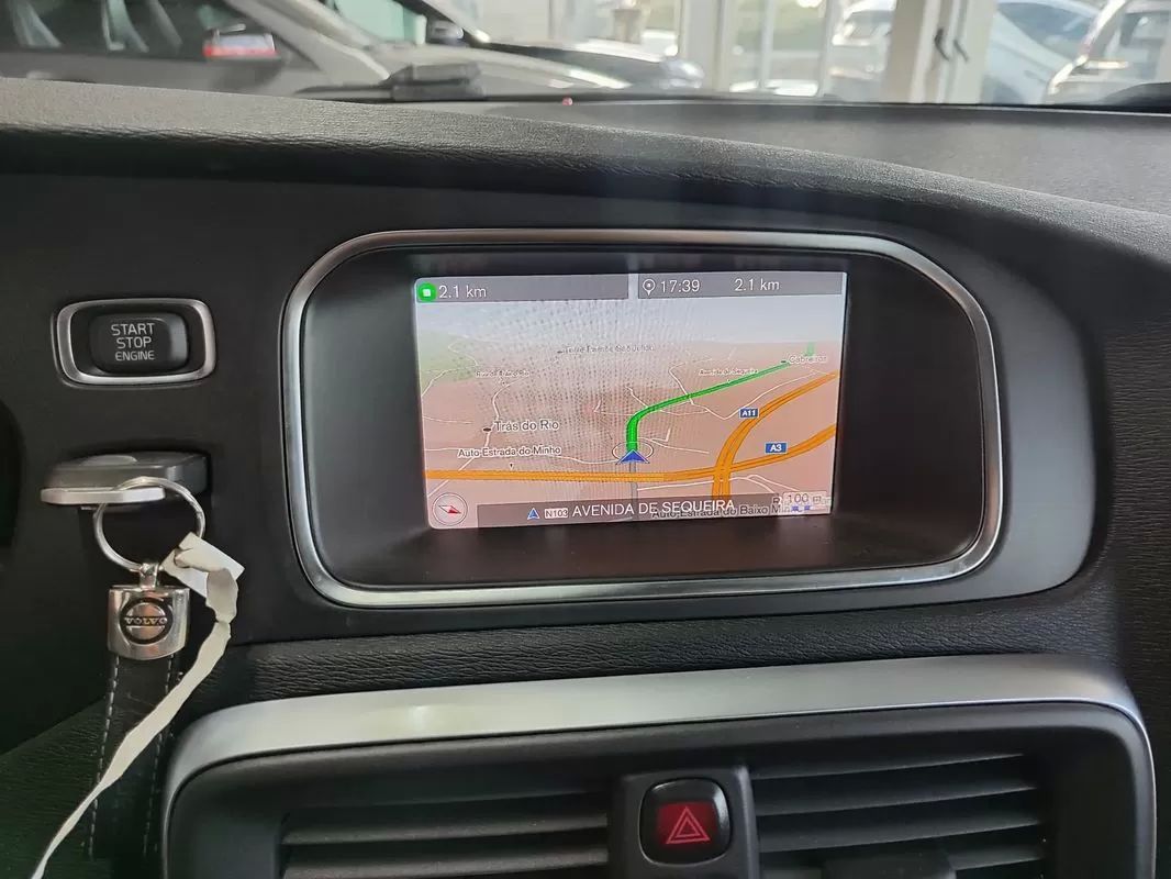 volvo-v40-2019-diesel-1969cc