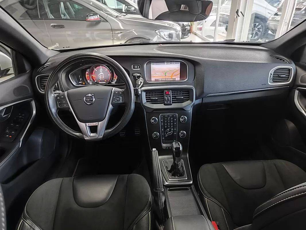 volvo-v40-2019-diesel-1969cc