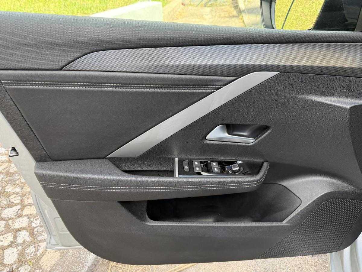 opel-astra-2023-gasolina-1199cc