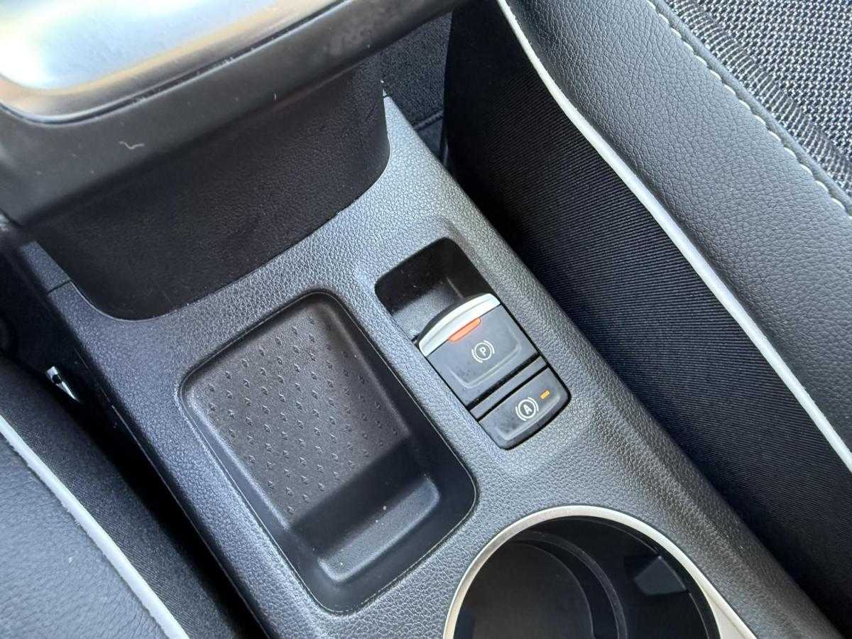 mitsubishi-asx-2024-hibrido-a-gasolina-1598cc