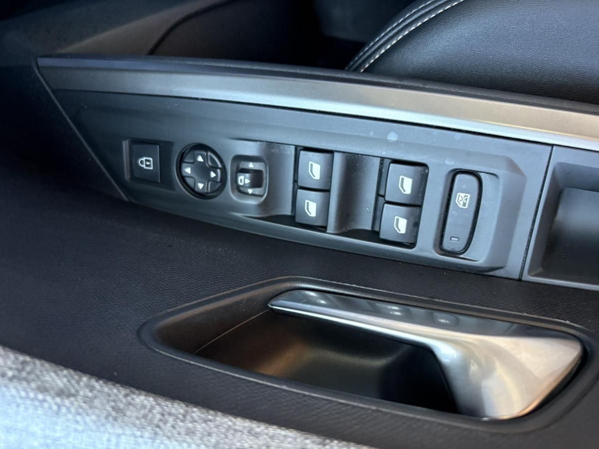 peugeot-5008-2024-gasolina-1199cc